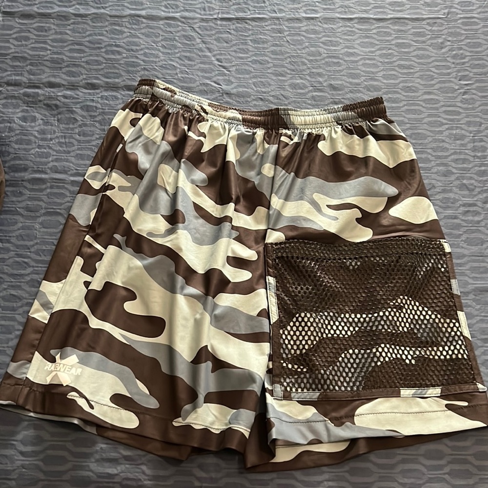 Men’s medium race wear shorts